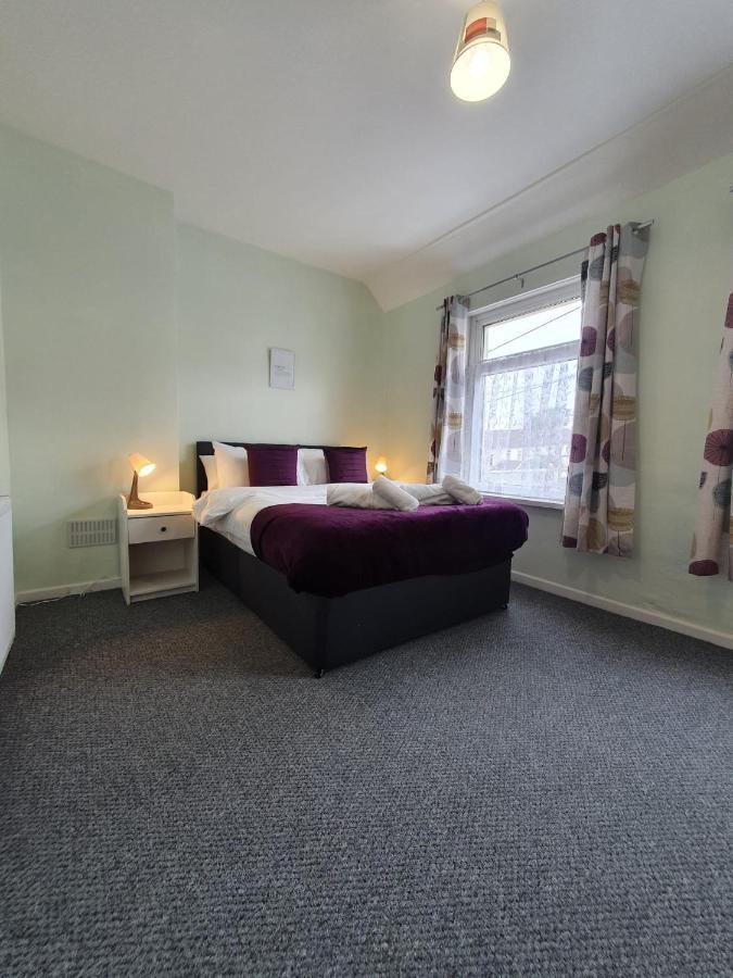 2 Bed House, Contractors & Holiday Guests Welcomed Dowlais Eksteriør billede