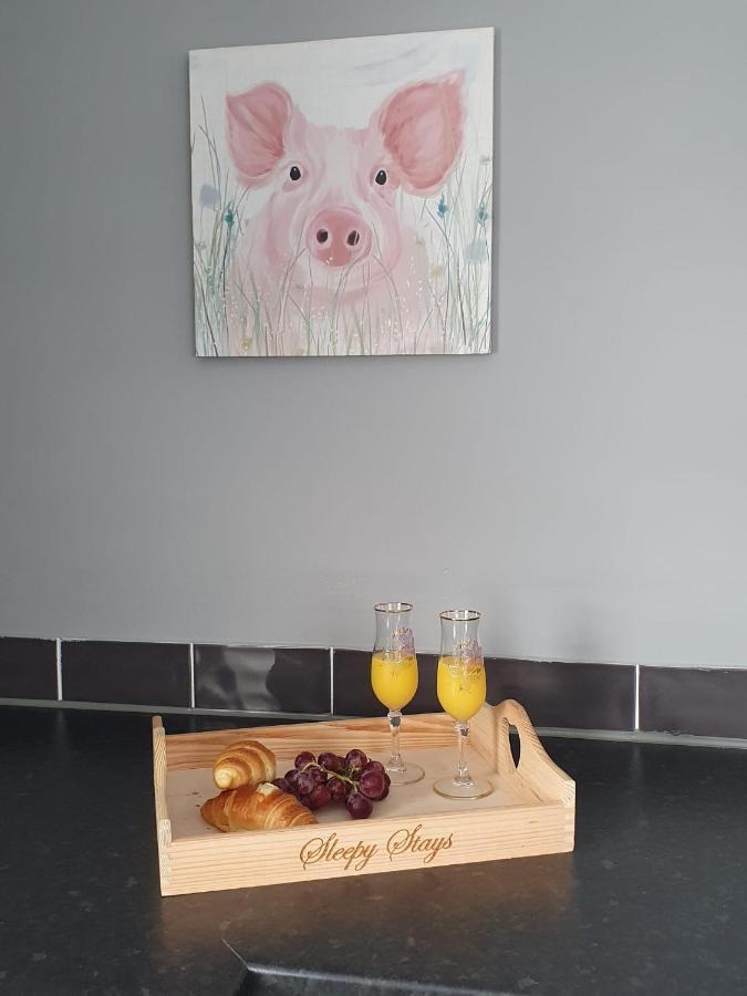 2 Bed House, Contractors & Holiday Guests Welcomed Dowlais Eksteriør billede
