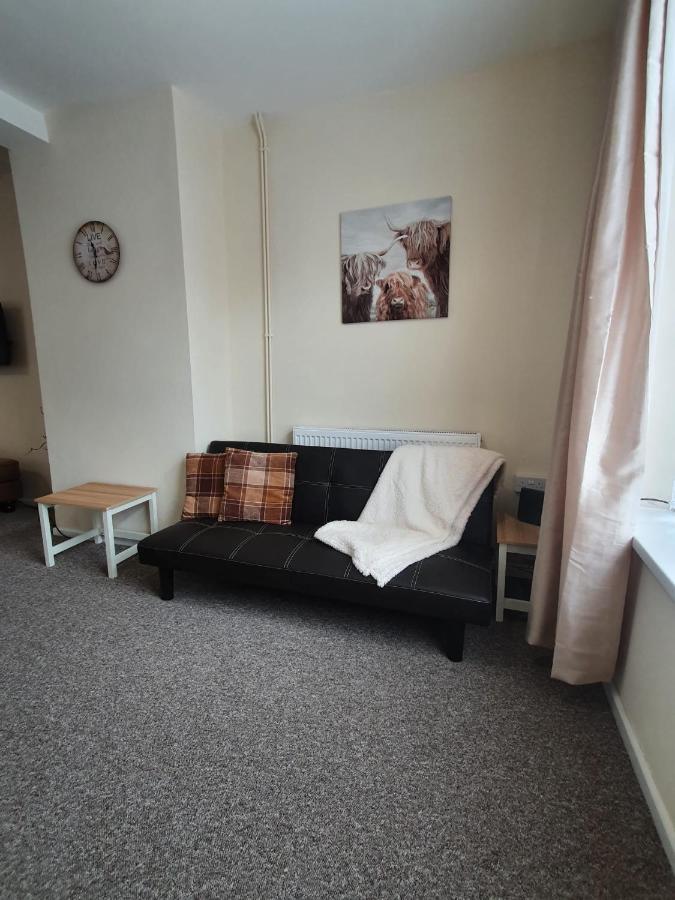 2 Bed House, Contractors & Holiday Guests Welcomed Dowlais Eksteriør billede